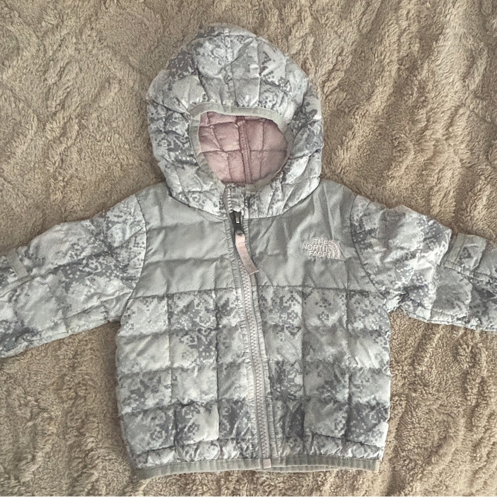 Baby girl The North Face thermoball jacket